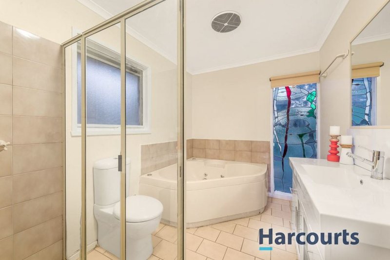 Photo - 3 Attenborough Square, Wantirna VIC 3152 - Image 6