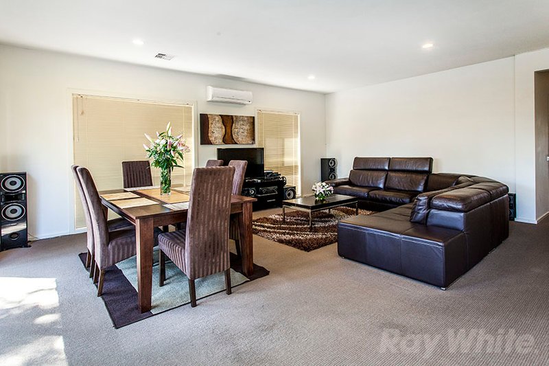 Photo - 3 Autumn Way, Kilsyth VIC 3137 - Image 3