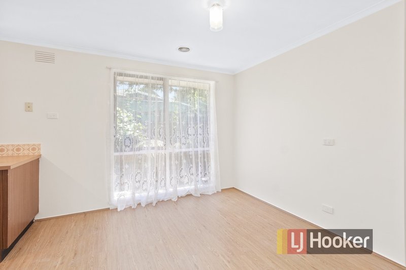 Photo - 3 Avoca Close, Hampton Park VIC 3976 - Image 6