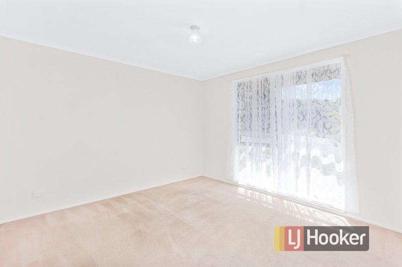 Photo - 3 Avoca Close, Hampton Park VIC 3976 - Image 8