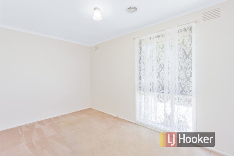 Photo - 3 Avoca Close, Hampton Park VIC 3976 - Image 10