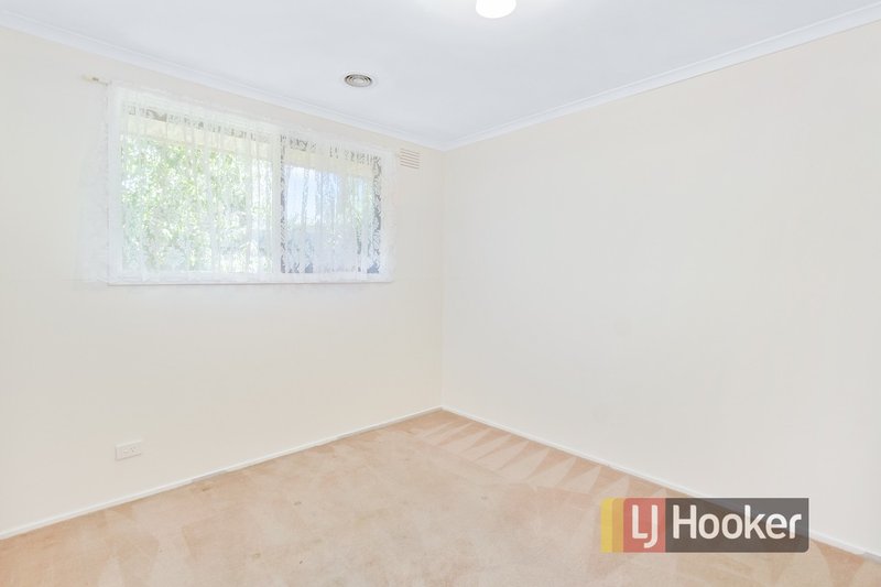 Photo - 3 Avoca Close, Hampton Park VIC 3976 - Image 11