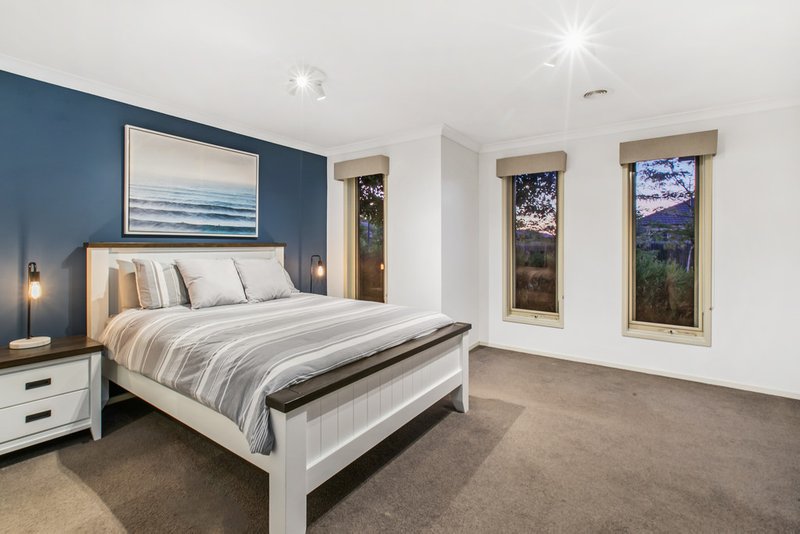 Photo - 3 Azalea Avenue, Pakenham VIC 3810 - Image 6