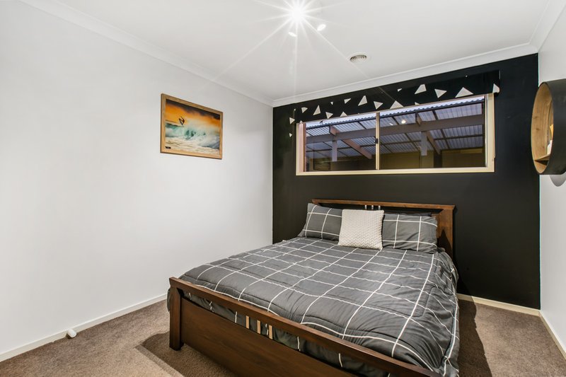 Photo - 3 Azalea Avenue, Pakenham VIC 3810 - Image 8