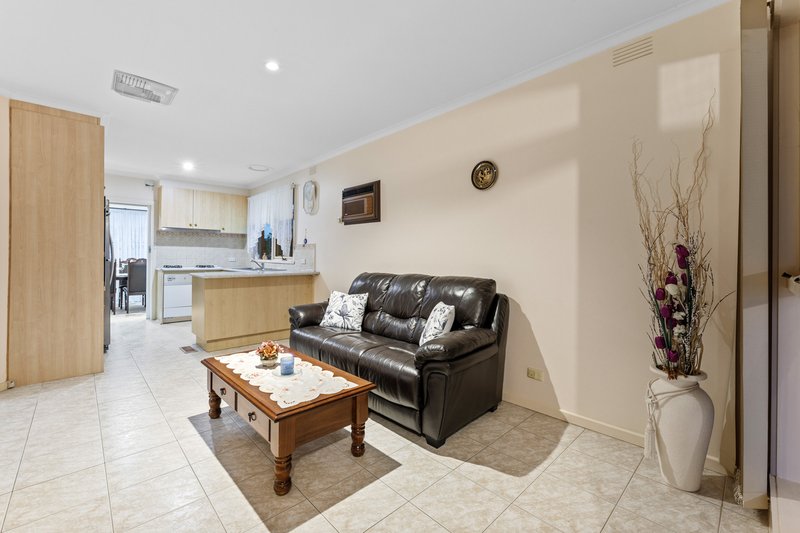 Photo - 3 Baker Court, Burwood East VIC 3151 - Image 5