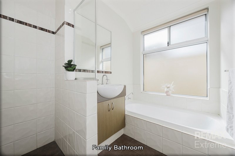 Photo - 3 Baldwin Link, Butler WA 6036 - Image 16