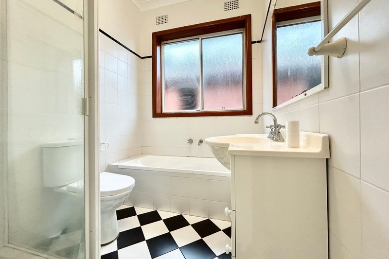 Photo - 3 Bambridge Street, Chester Hill NSW 2162 - Image 9