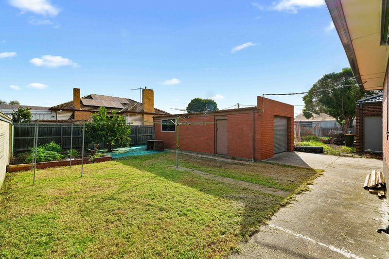 Photo - 3 Banbury Road, Reservoir VIC 3073 - Image 6