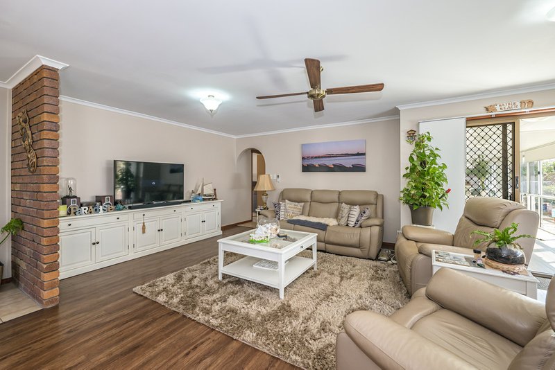 Photo - 3 Banks Street, Banksia Beach QLD 4507 - Image 9