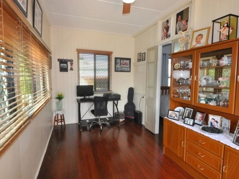 Photo - 3 Banksia Avenue, Andergrove QLD 4740 - Image 3