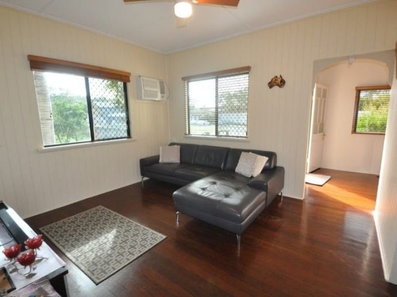 Photo - 3 Banksia Avenue, Andergrove QLD 4740 - Image 5