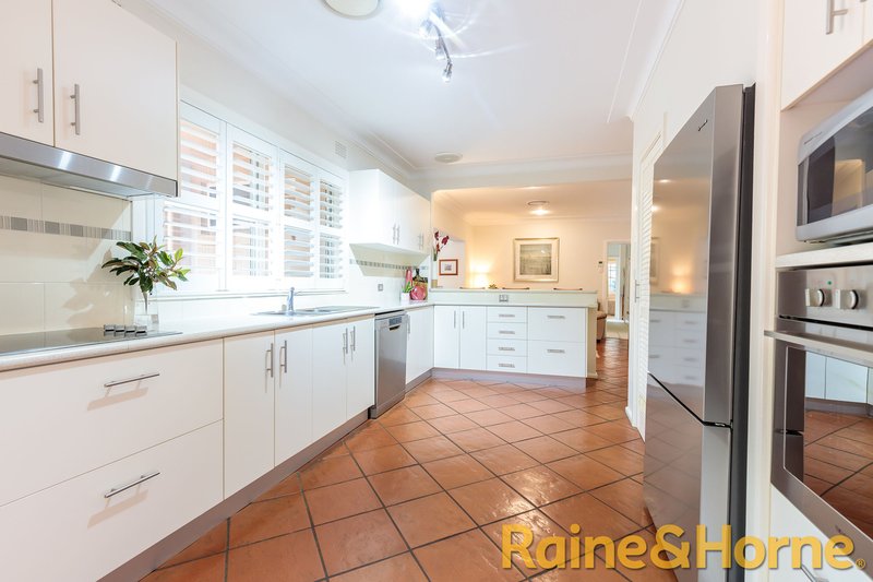 Photo - 3 Banksia Crescent, Dubbo NSW 2830 - Image 3