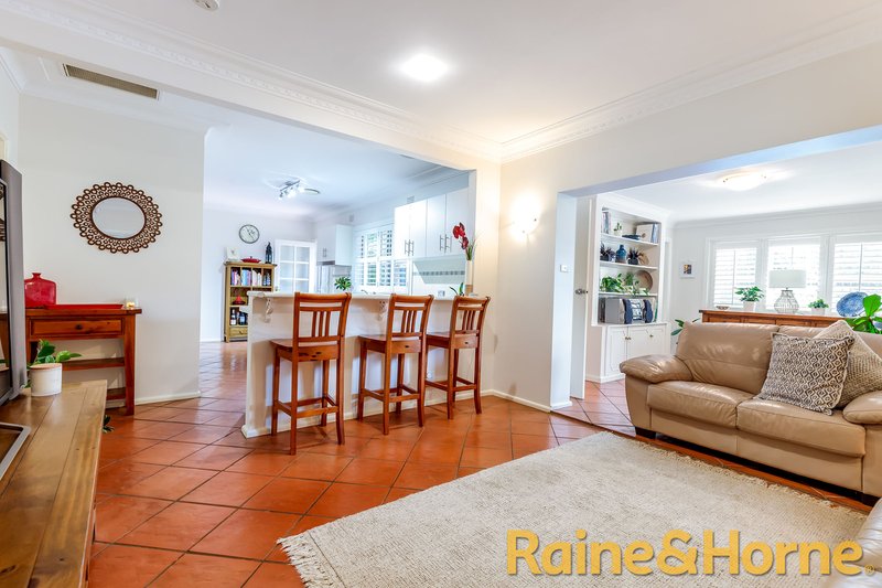 Photo - 3 Banksia Crescent, Dubbo NSW 2830 - Image 4