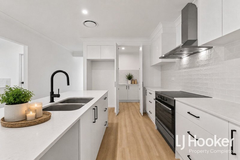 Photo - 3 Banksia Crescent, Gleneagle QLD 4285 - Image 9