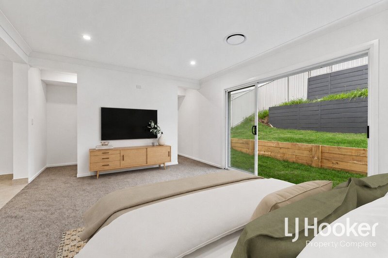 Photo - 3 Banksia Crescent, Gleneagle QLD 4285 - Image 11