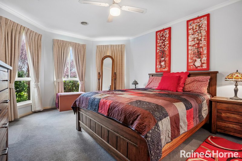 Photo - 3 Banksia Crescent, Kyneton VIC 3444 - Image 7