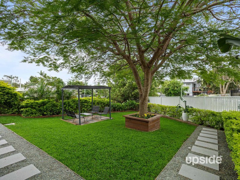 Photo - 3 Banoon Drive, Wynnum QLD 4178 - Image 11