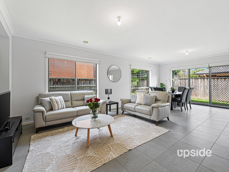 Photo - 3 Barak Avenue, Berwick VIC 3806 - Image 4