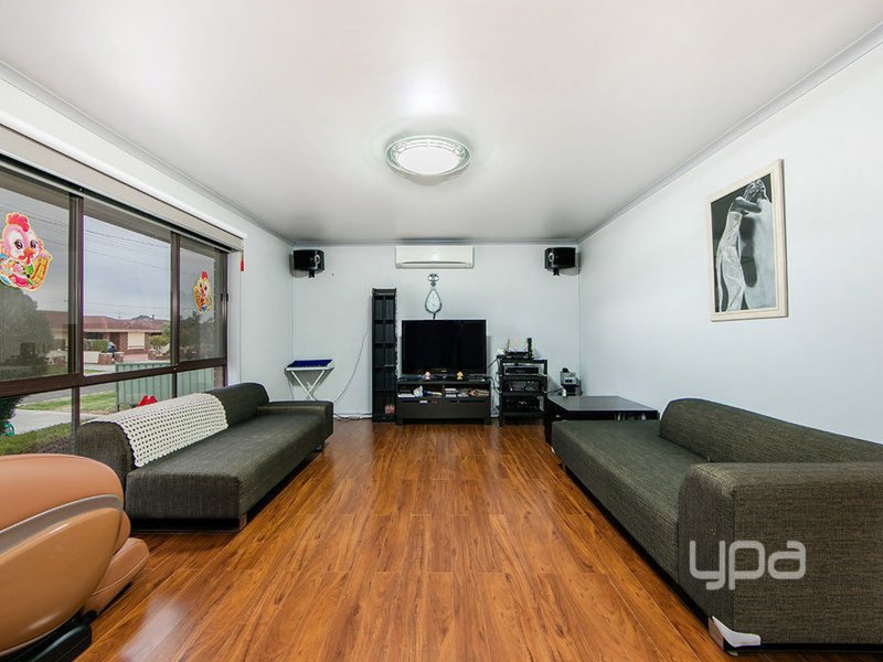 Photo - 3 Baron Court, Kings Park VIC 3021 - Image 2