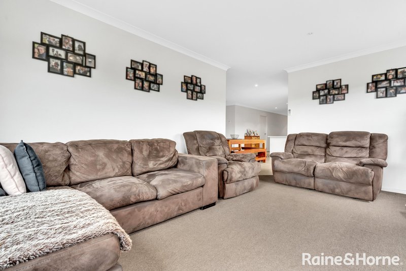 Photo - 3 Barwick Road, Sunbury VIC 3429 - Image 9