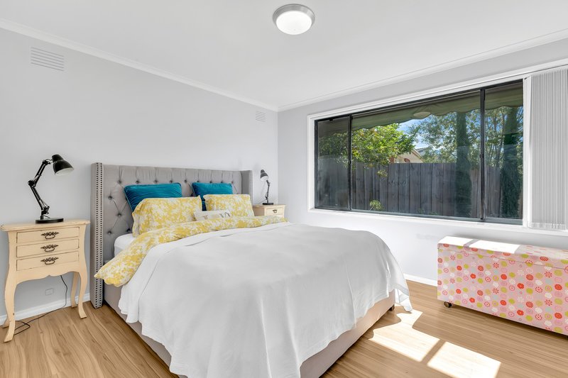 Photo - 3 Barwon Court, Werribee VIC 3030 - Image 5