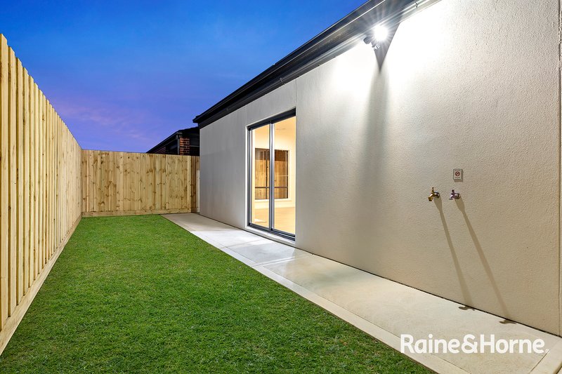 Photo - 3 Basilico Street, Clyde VIC 3978 - Image 16