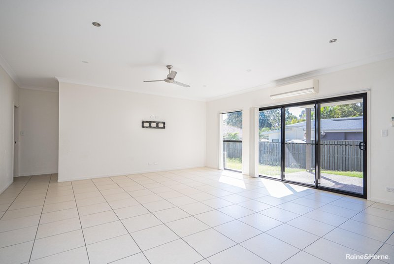 Photo - 3 Bay Park Road, Wondunna QLD 4655 - Image 3