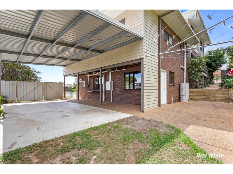 Photo - 3 Bayview Drive, Lammermoor QLD 4703 - Image 23