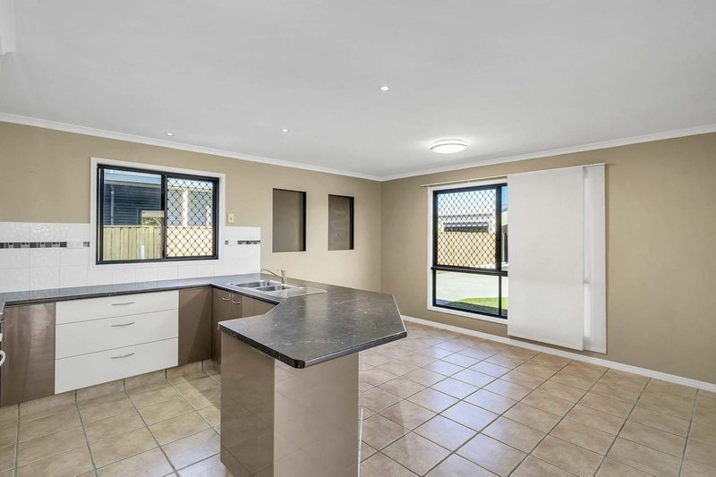 Photo - 3 Beach Drive, Burrum Heads QLD 4659 - Image 6