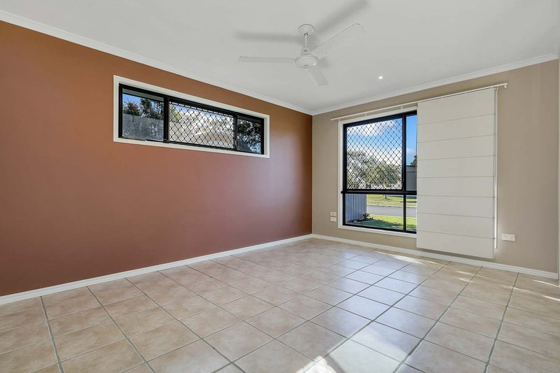 Photo - 3 Beach Drive, Burrum Heads QLD 4659 - Image 9