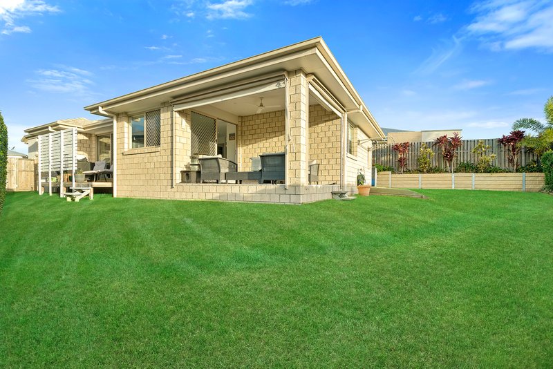 Photo - 3 Beacon Court, Elanora QLD 4221 - Image 4