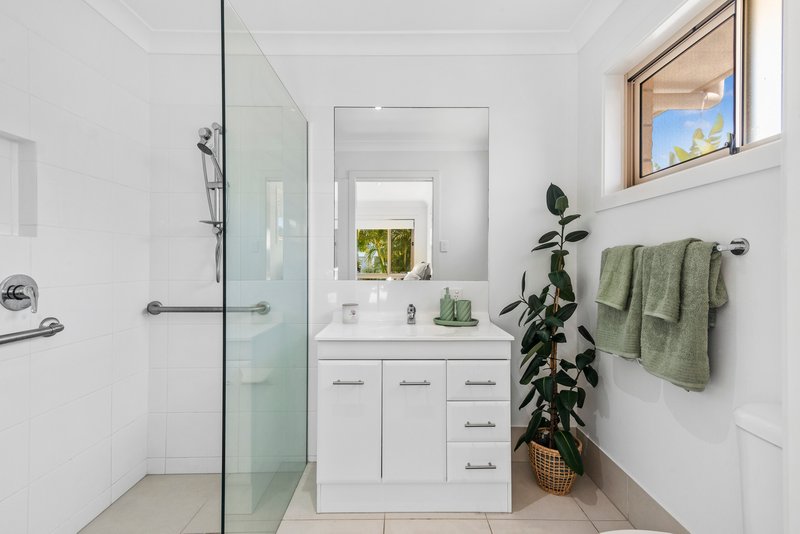 Photo - 3 Beacon Court, Elanora QLD 4221 - Image 17