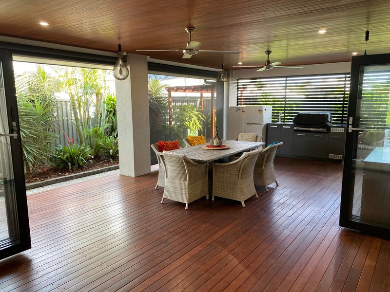 Photo - 3 Beaufort Circuit, Banksia Beach QLD 4507 - Image 7