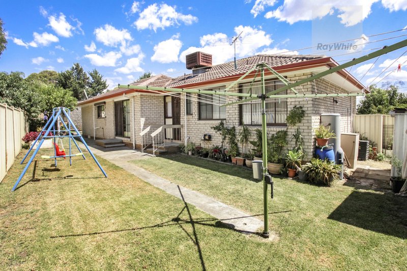 Photo - 3 Bede Court, Gladstone Park VIC 3043 - Image 13