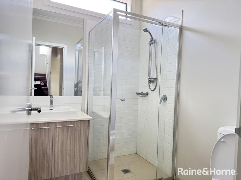 Photo - 3 Beehive Drive, Williams Landing VIC 3027 - Image 8