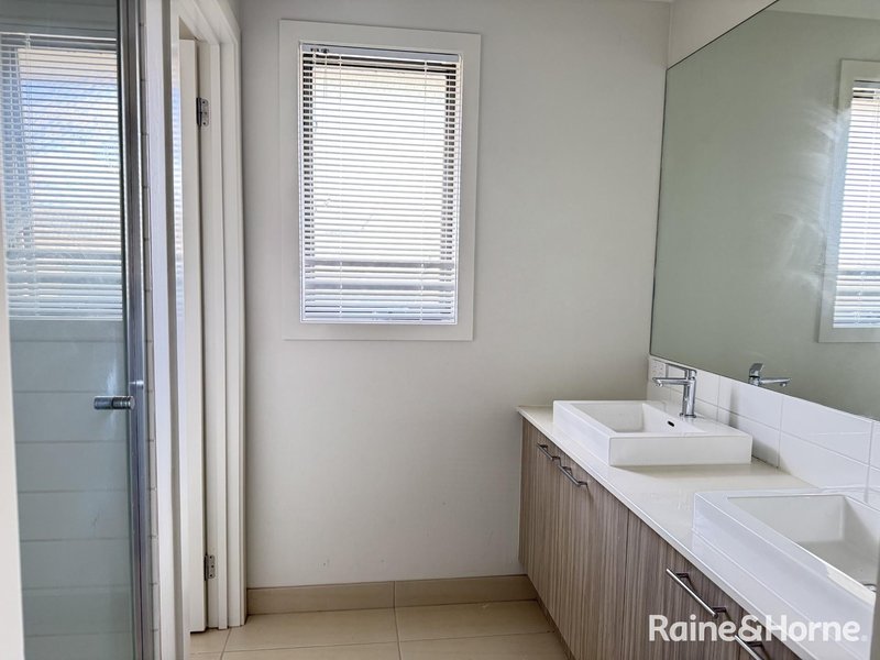 Photo - 3 Beehive Drive, Williams Landing VIC 3027 - Image 11