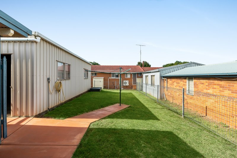 Photo - 3 Beh Street, Harristown QLD 4350 - Image 13