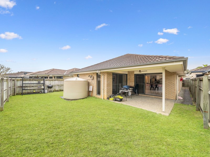 Photo - 3 Bellenden Street, North Lakes QLD 4509 - Image 11