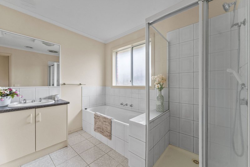 Photo - 3 Bellevue Drive, Berwick VIC 3806 - Image 14