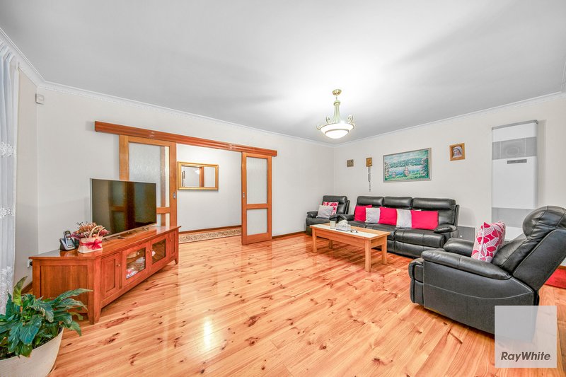 Photo - 3 Bellevue Drive, Keilor Downs VIC 3038 - Image 4