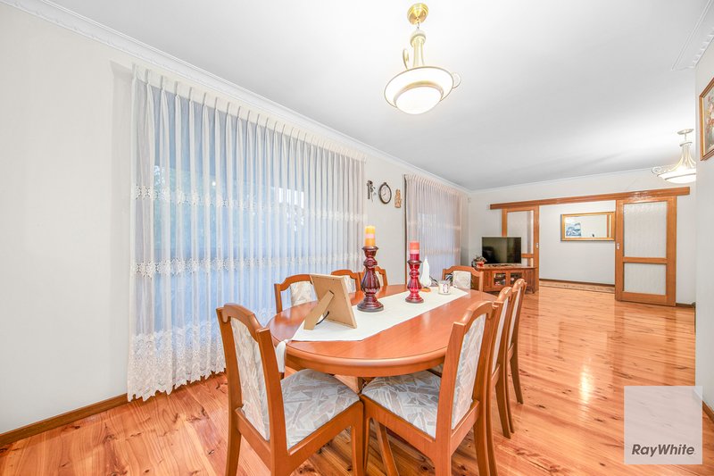 Photo - 3 Bellevue Drive, Keilor Downs VIC 3038 - Image 5