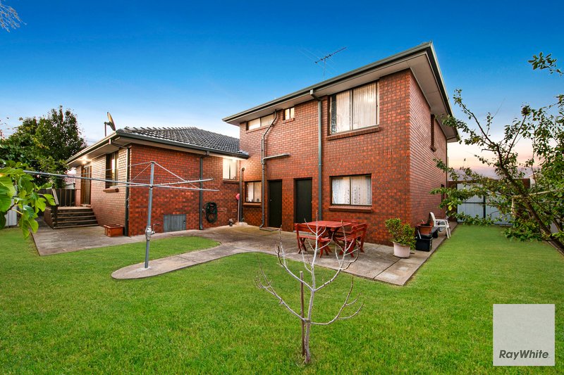 Photo - 3 Bellevue Drive, Keilor Downs VIC 3038 - Image 11