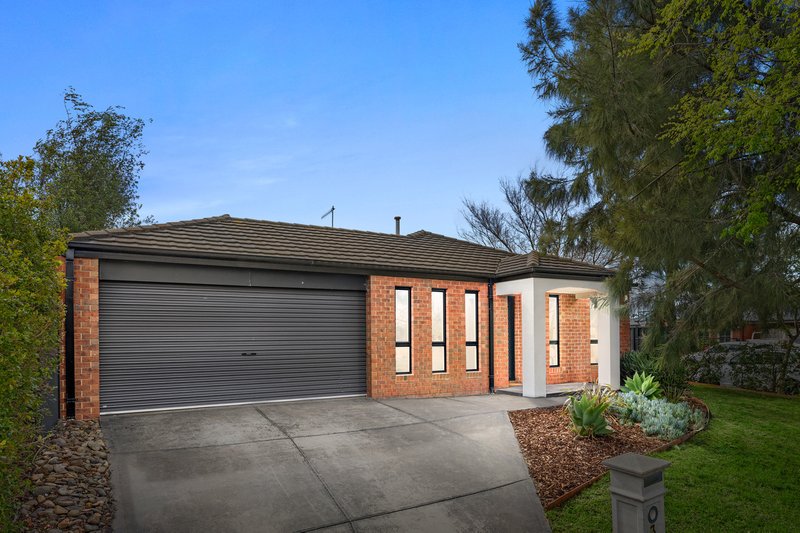 3 Bellfield Court, Manor Lakes VIC 3024