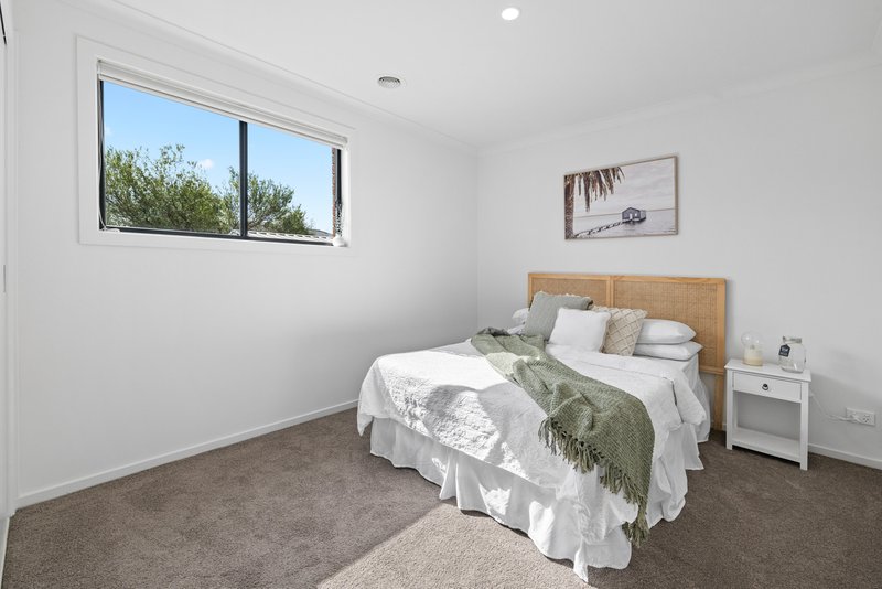 Photo - 3 Bellfield Court, Manor Lakes VIC 3024 - Image 10