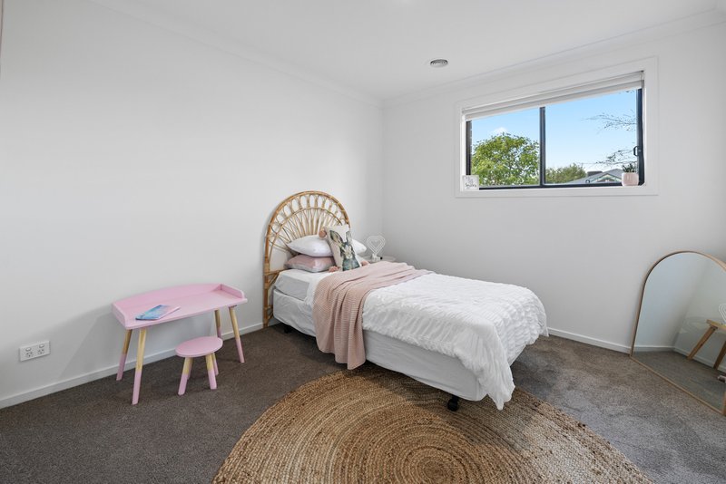 Photo - 3 Bellfield Court, Manor Lakes VIC 3024 - Image 13