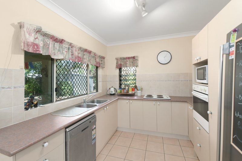 Photo - 3 Bells Close, Kewarra Beach QLD 4879 - Image 9