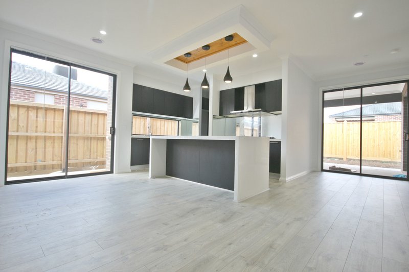 Photo - 3 Bendigo Street, Mickleham VIC 3064 - Image 2