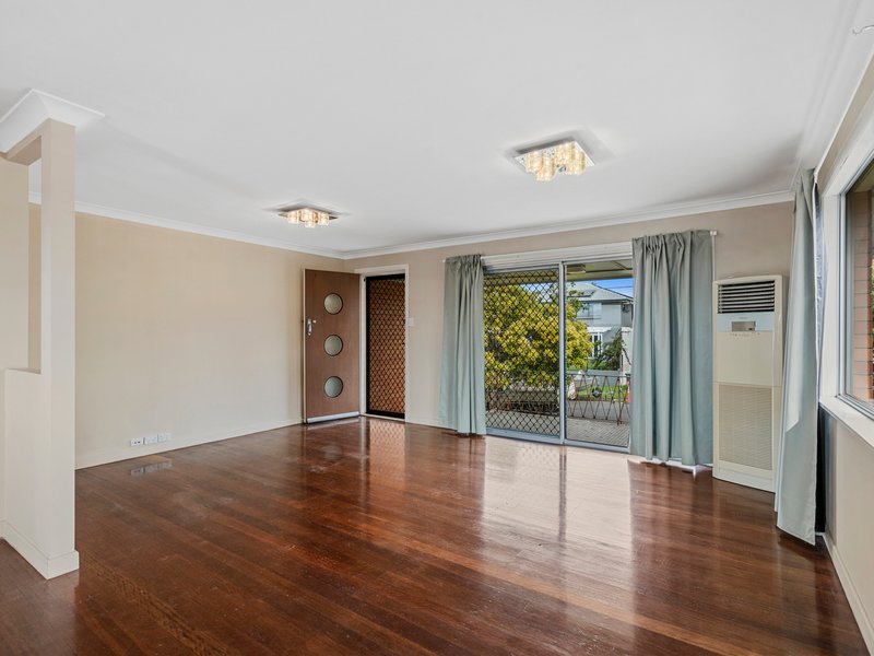 Photo - 3 Benedict Street, Wavell Heights QLD 4012 - Image 4