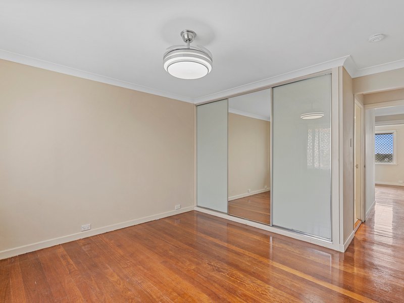 Photo - 3 Benedict Street, Wavell Heights QLD 4012 - Image 8