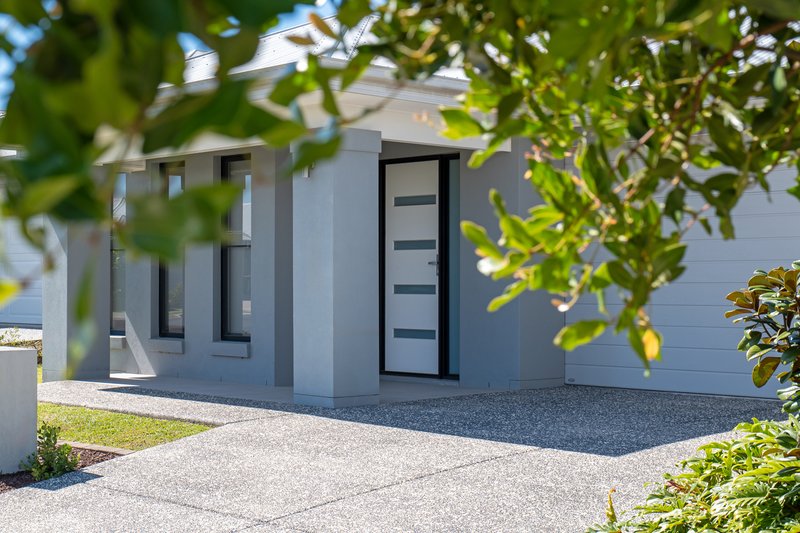 Photo - 3 Benjamen Crescent, Nirimba QLD 4551 - Image 7